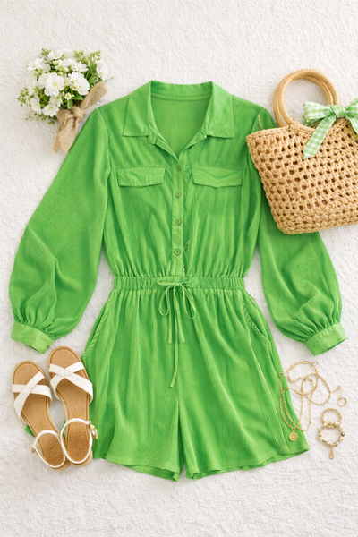 Sooooooo cute pleated collared romper