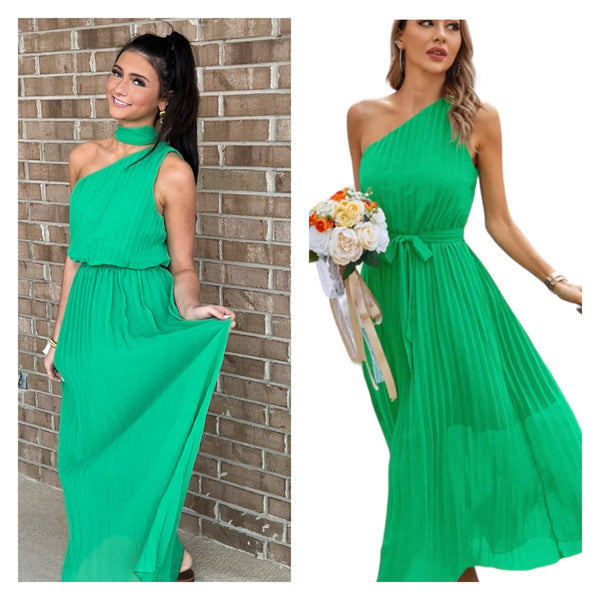 Solid lined pleated one shoulder sleeveless dress