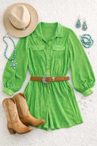 Sooooooo cute pleated collared romper