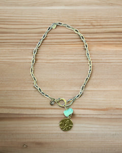 Link chain necklace with green stone