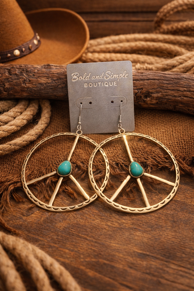 Bold western-boho statement look with a peaceful, vintage vibe