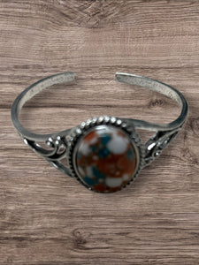 Silver cuff fashion with mixed stone