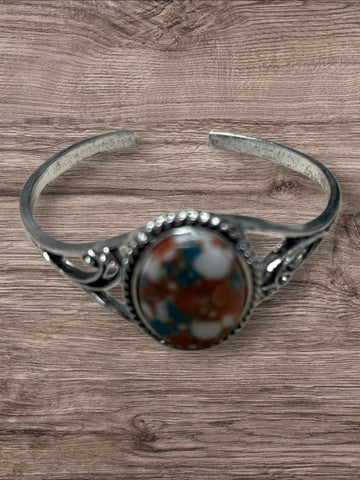 Silver cuff fashion with mixed stone