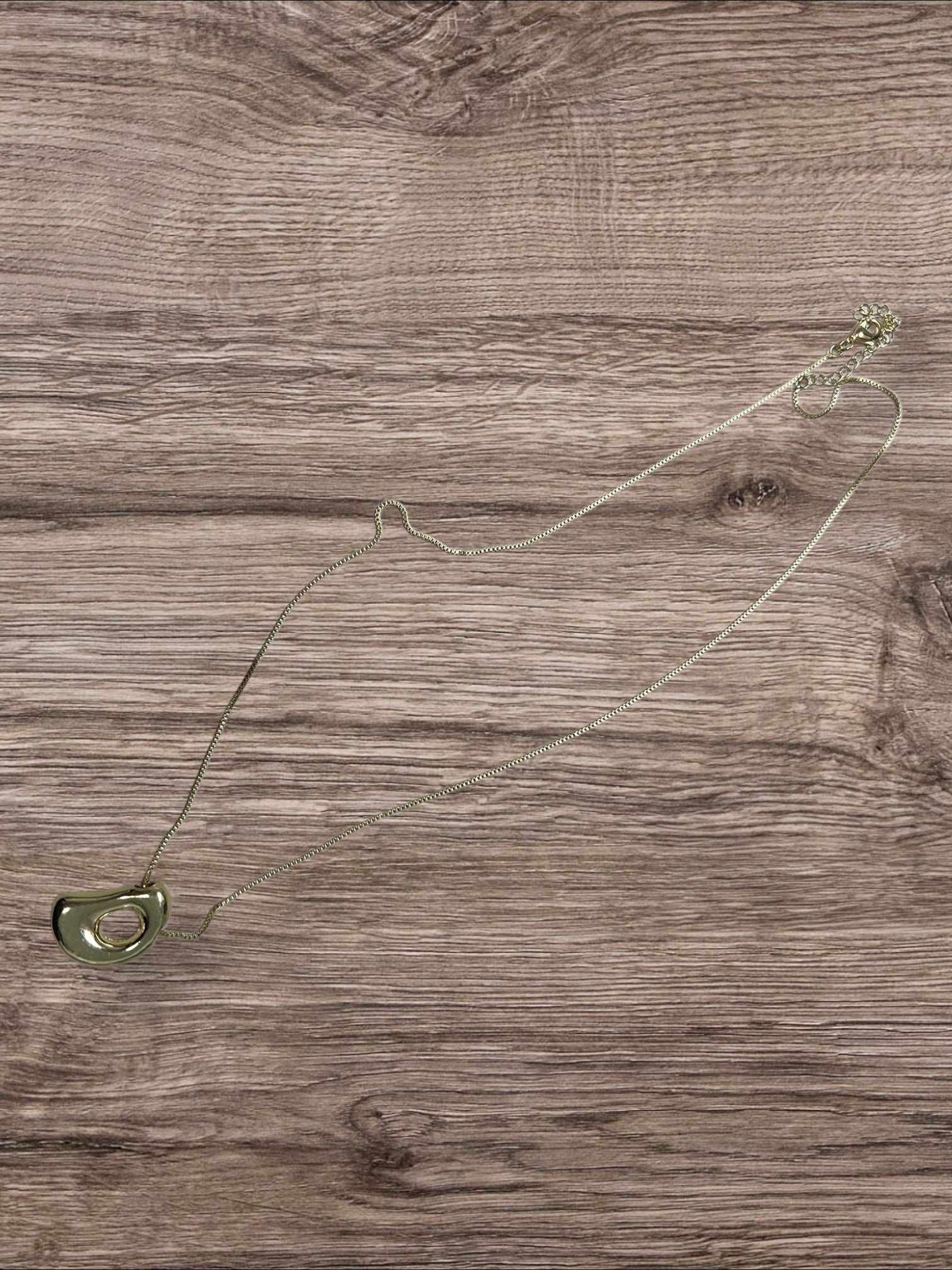 Bubble Initial necklace gold
