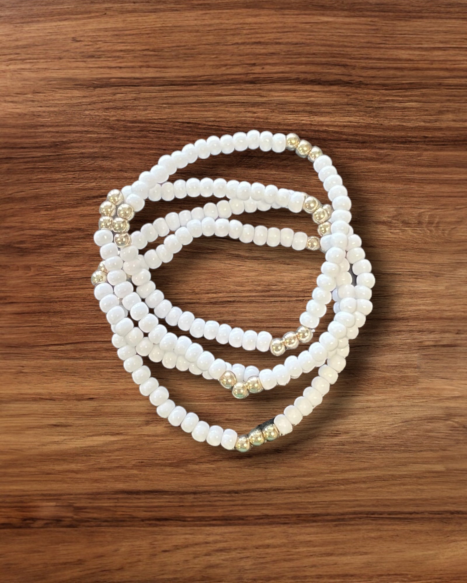 White / Gold bracelet set (4)