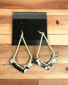 Trapeze drop acrylic black and white Earrings