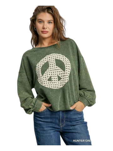 Round  neck pullover top w/peace sign