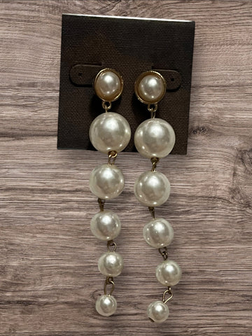 Pearl drop earrings