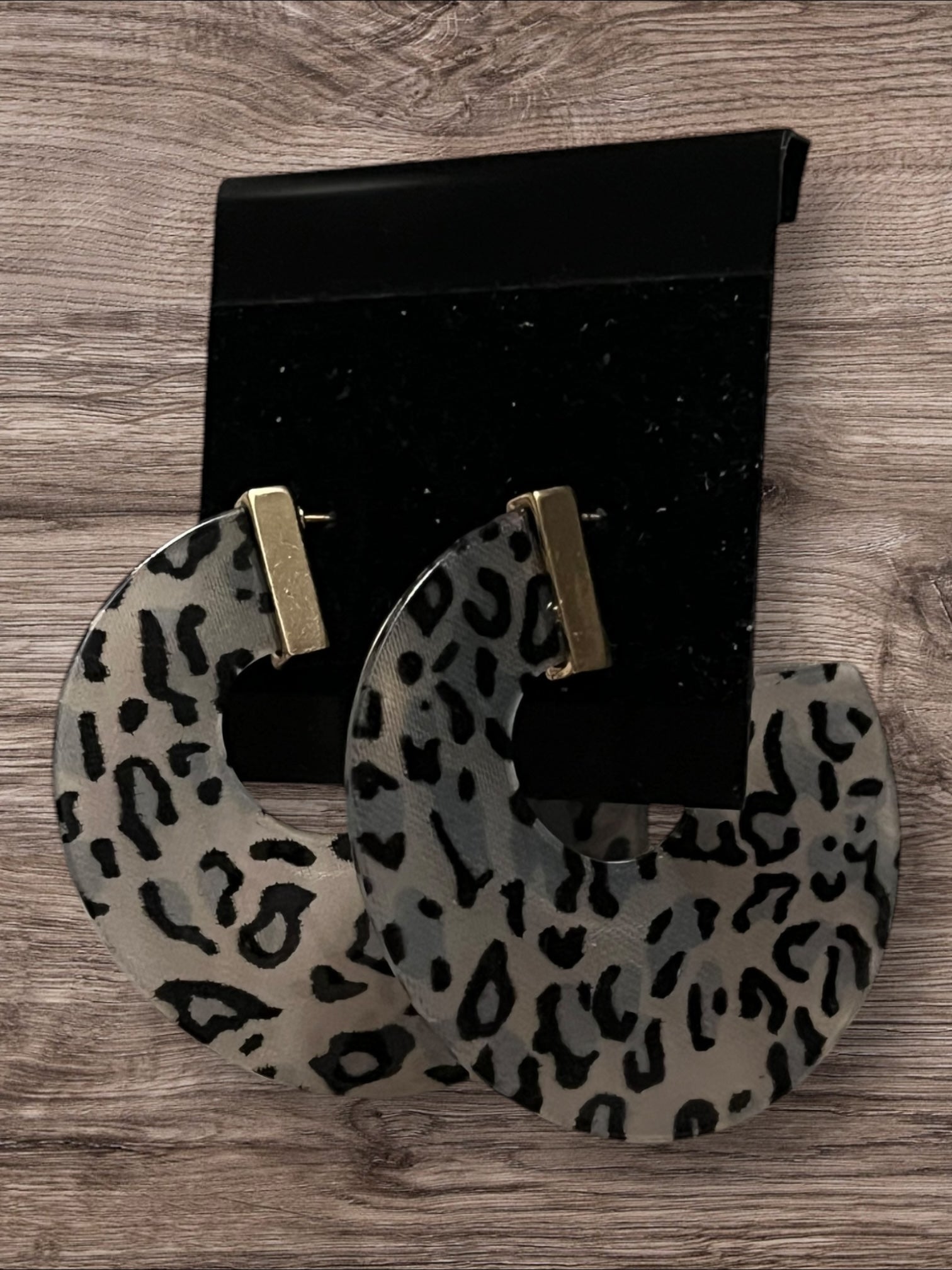 Leopard disc earrings