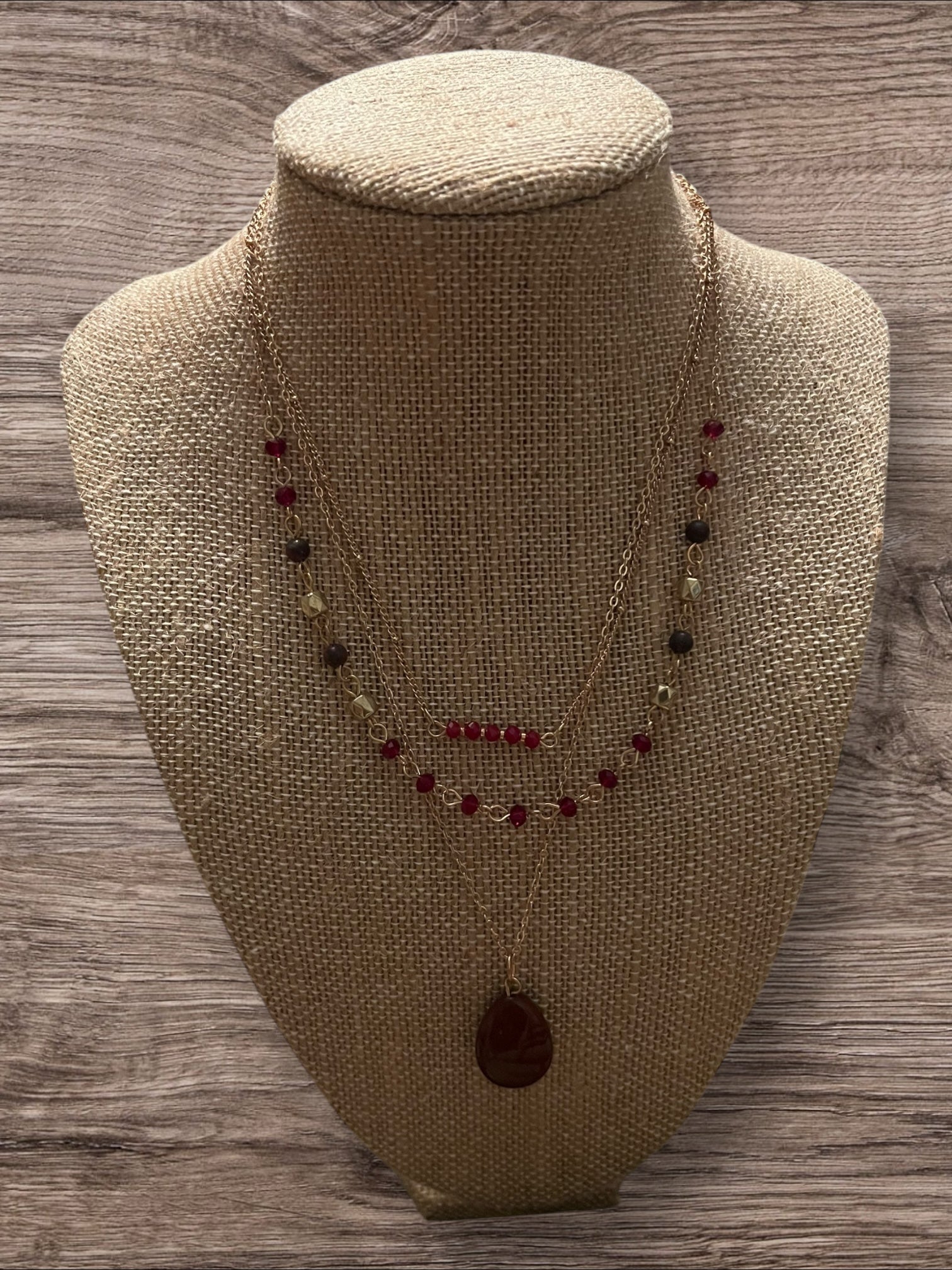 Layered chain w/beads and teardrop pendant