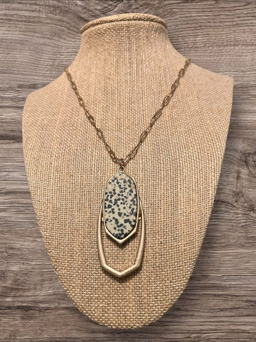 Link chain with Dalmatian pendant