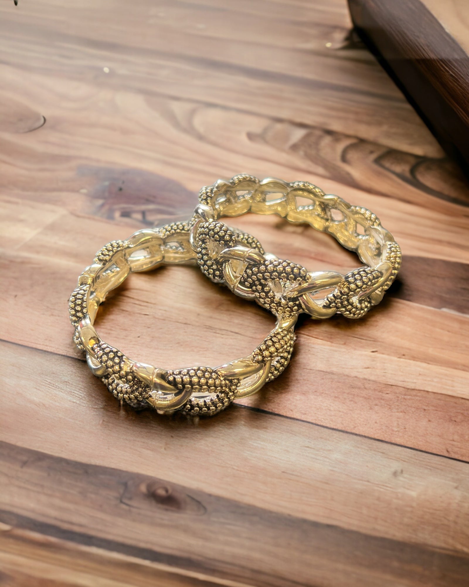 Beaded silver tone stretch bracelet