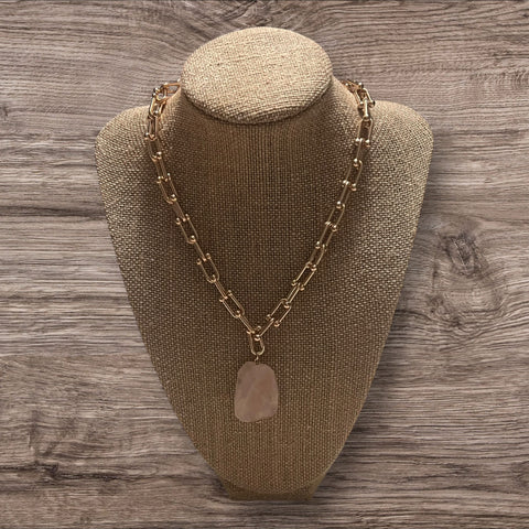 Chunky necklace w/pink stone