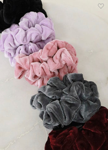 2 pc velvet scrunchie set